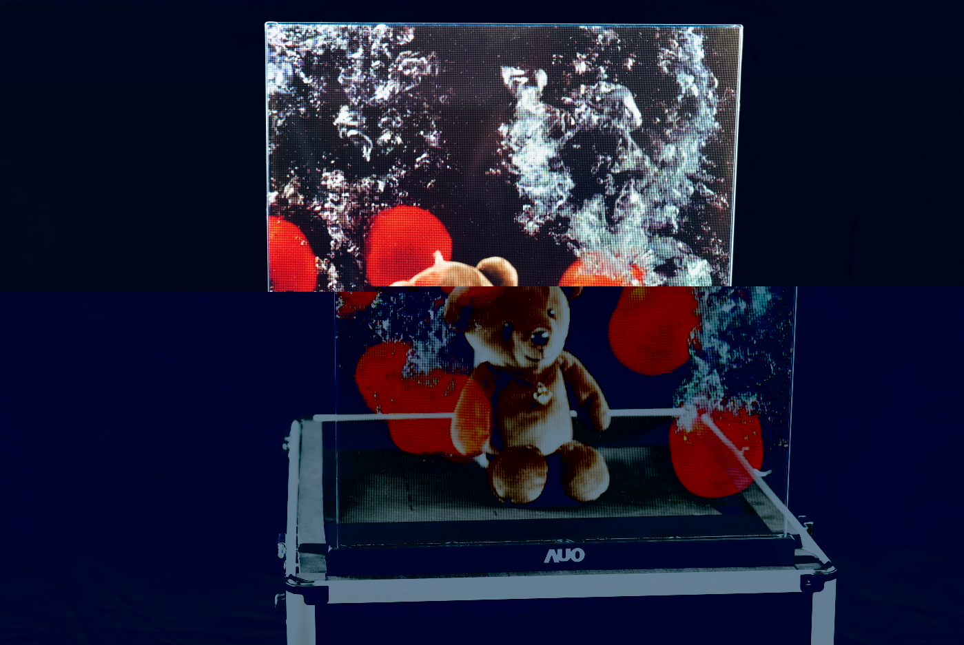 友達領先研發Micro LED透明顯示器，具備高穿透、低繞射、高亮度、可拼接之特性，可應用於智慧移動、智慧零售、商業展示等多元場域