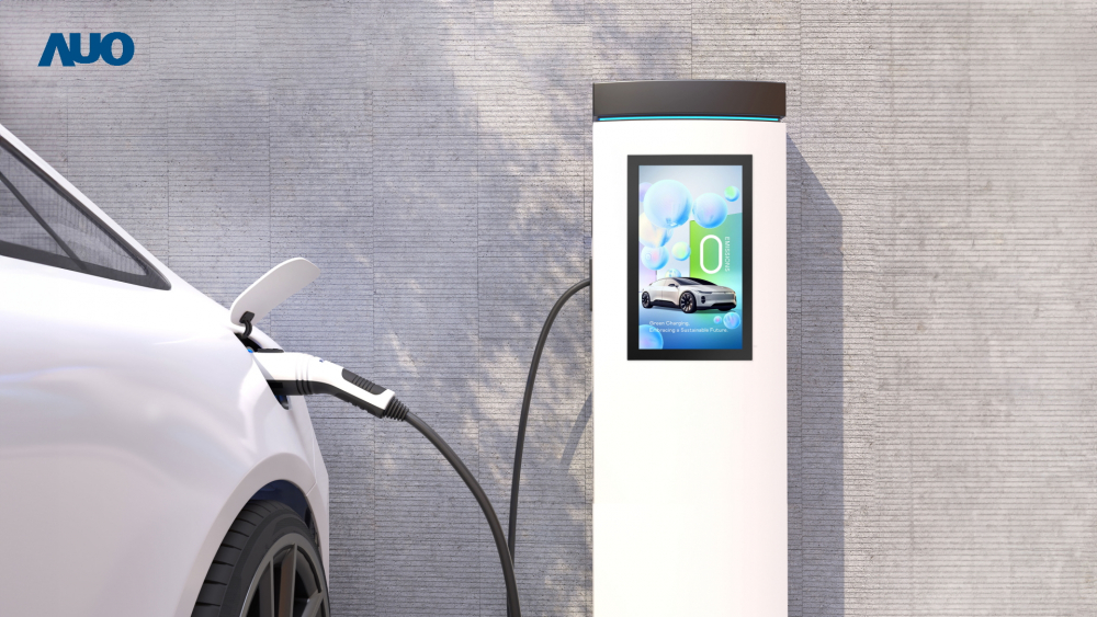 友達〝EVSE車用充電樁解決方案〞專為電動汽車充電樁設計，具有高亮度、克服戶外艱難環境的耐溫、耐紫外線等特性，並搭載散熱性及擴充性強的高效能工業電腦，可實現人機互動訴求，如資訊顯示、支付等應用