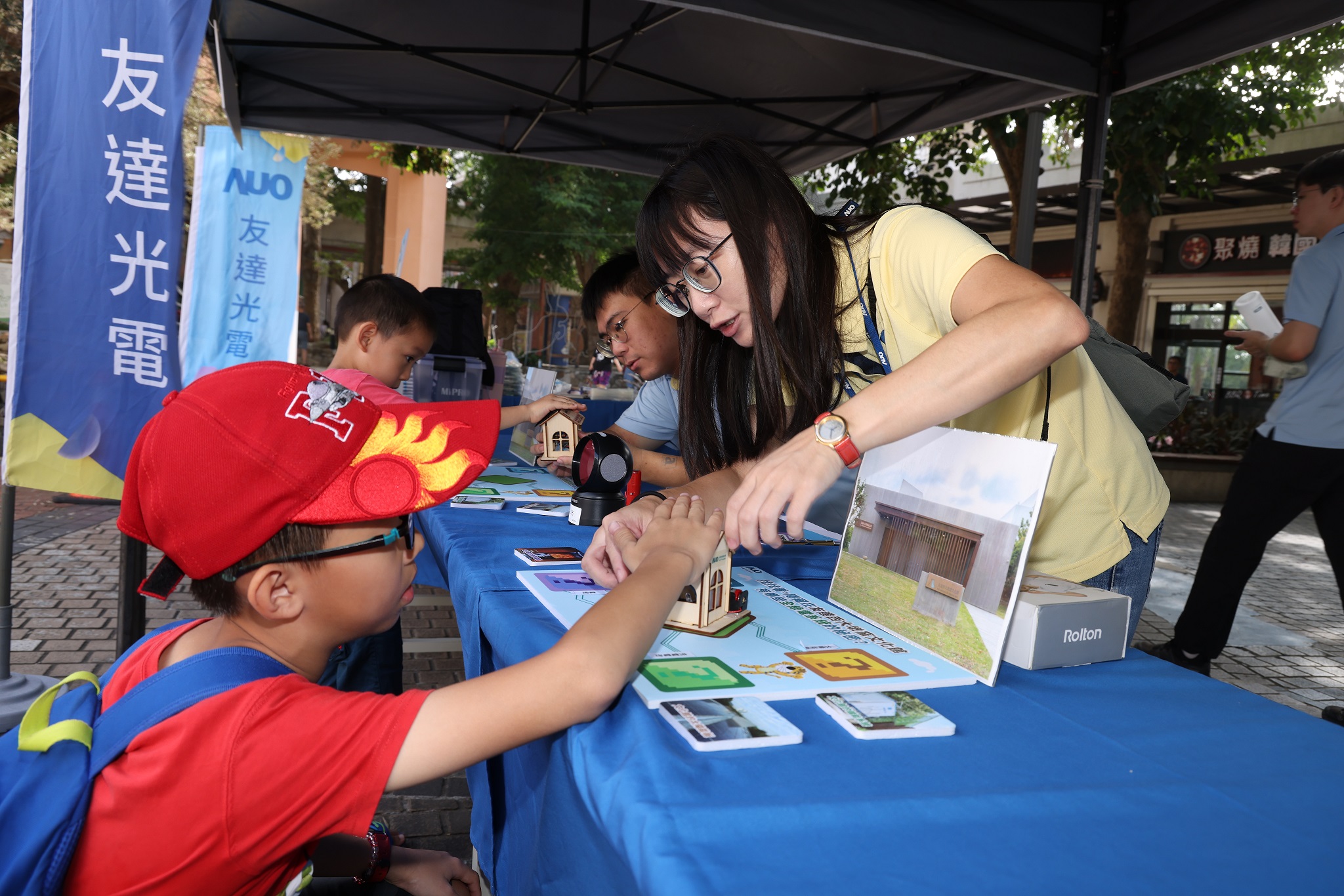 友達投入永續素養教育多年，從自身的環境教育場域走入校園、各式活動現場，合作夥伴亦擴及到NGO、公部門與供應鏈，豐碩成果獲「社會共融領袖獎」