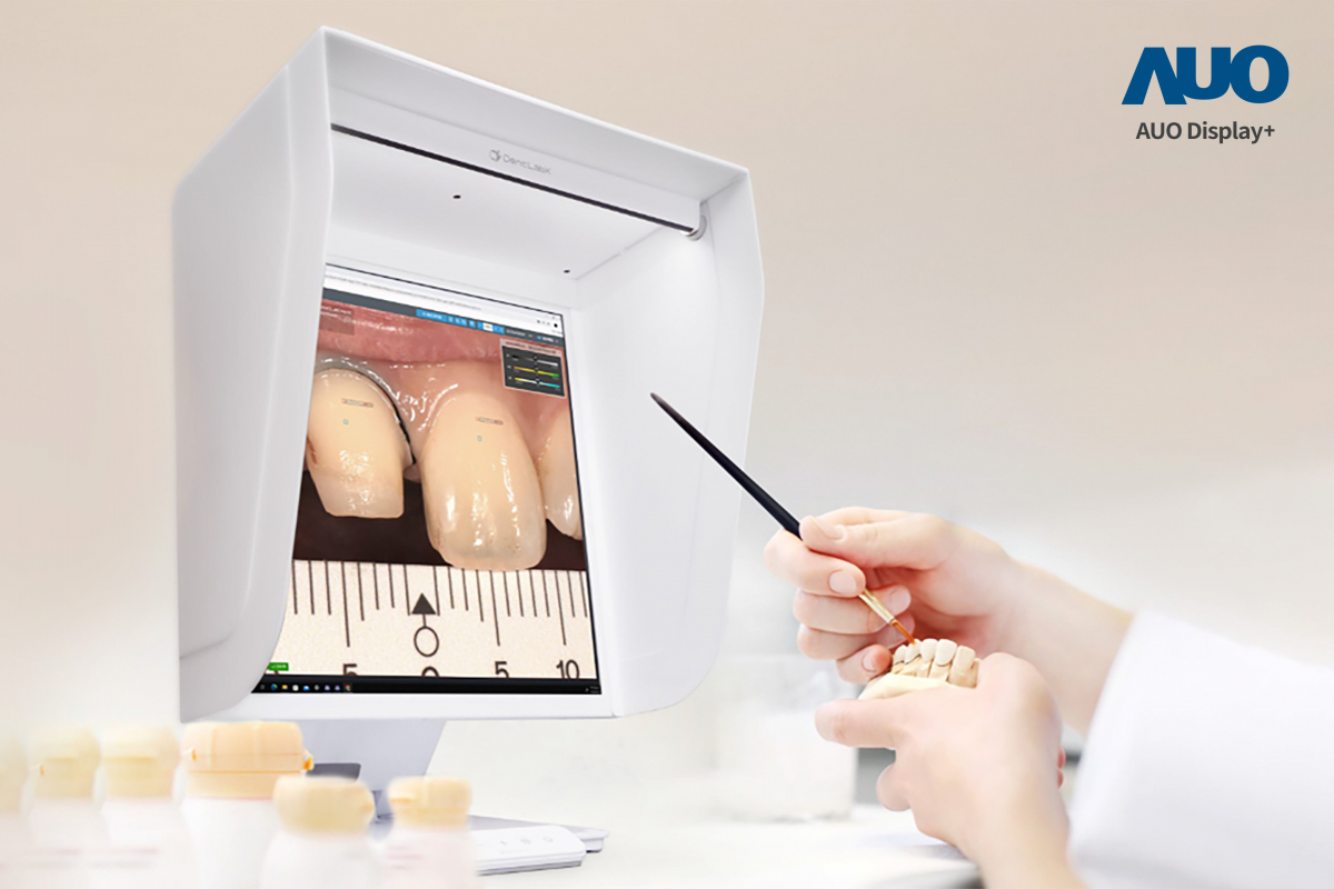 達擎智慧牙科比色解決方案獲得2025智慧顯示應用大賞之智慧醫療獎，透過獨家色彩還原運算及AI技術，以搭載友達A.R.T.先進抗反光顯示器，擬真還原影像，提升假牙製作效率並大幅降低重製率