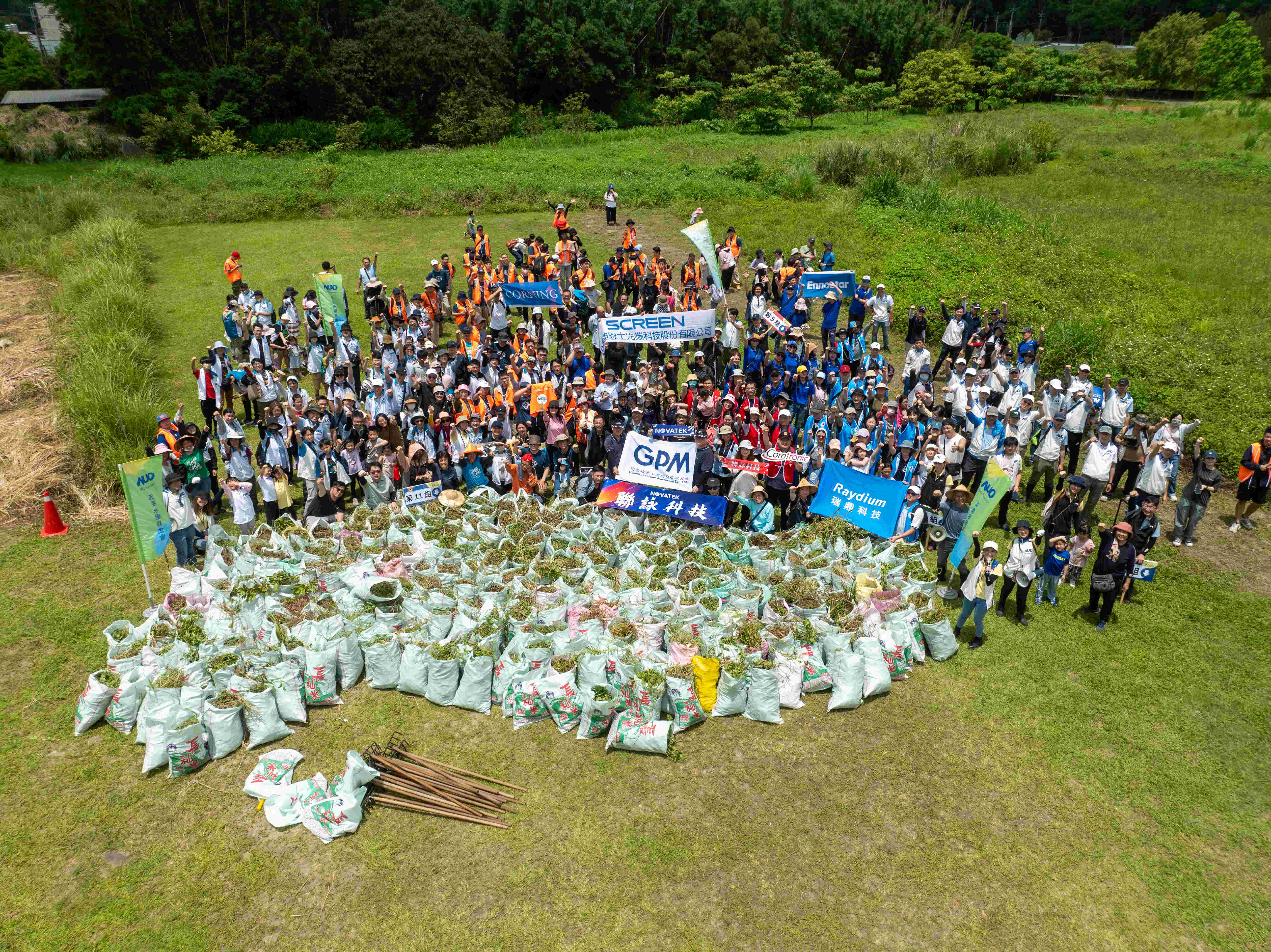 友達永續基金會以行動將永續理念落實在日常生活，並結合各種環保節日與內外部利害關係人共同倡議，持續舉辦「手護台灣綠色堡壘」之生物多樣性倡議系列活動，發揮企業綠色影響力