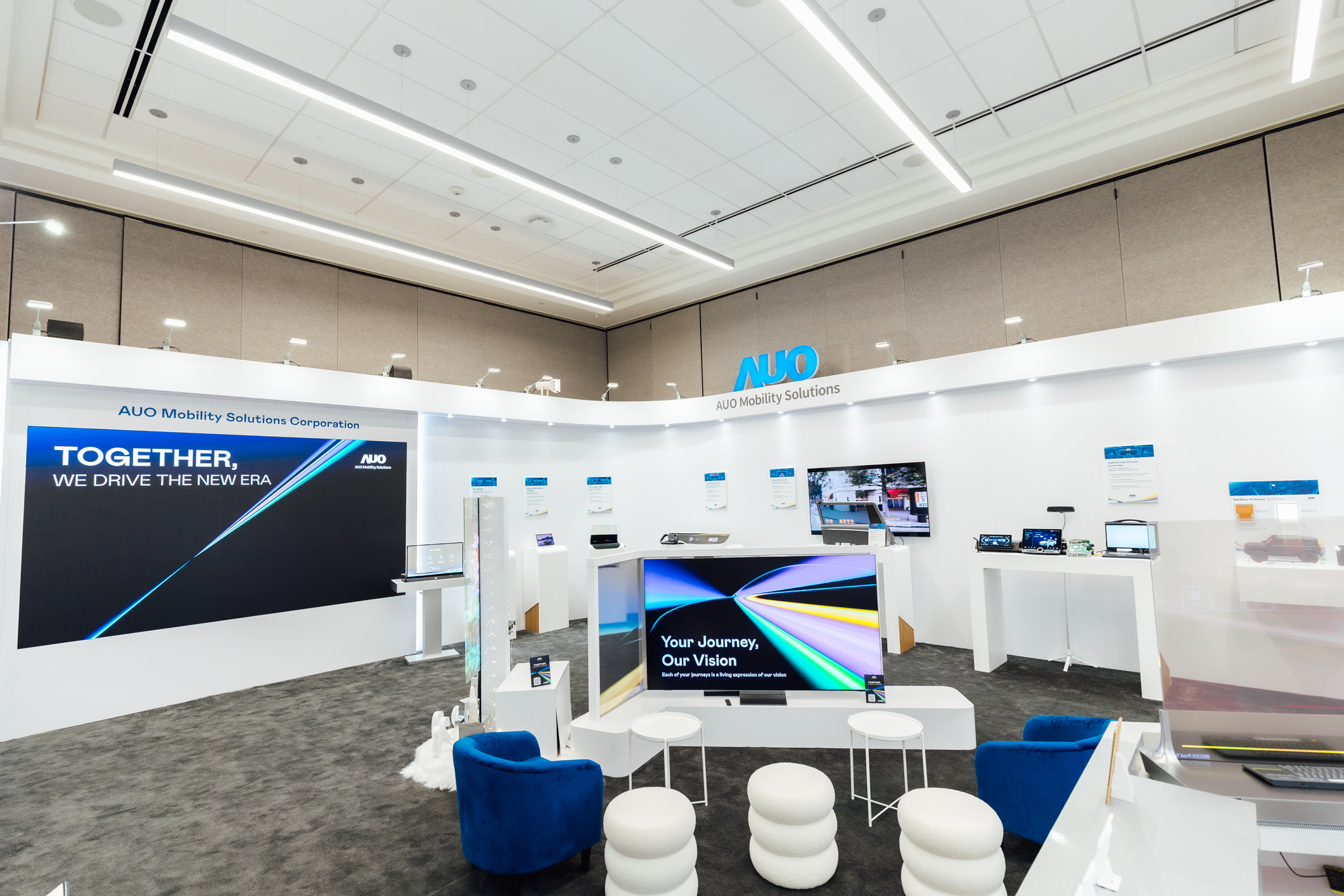 米兰·(milan)智慧行动在AI与软件定义汽车的演进下，重新定义显示人机互动，致力与产业客户合作共创，打造具差异化、功能扩展弹性的未来座舱体验。